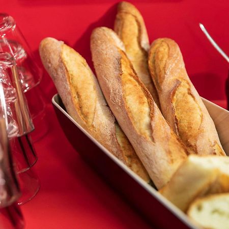 Hotelf1 Saint Malo Dış mekan fotoğraf Baguettes