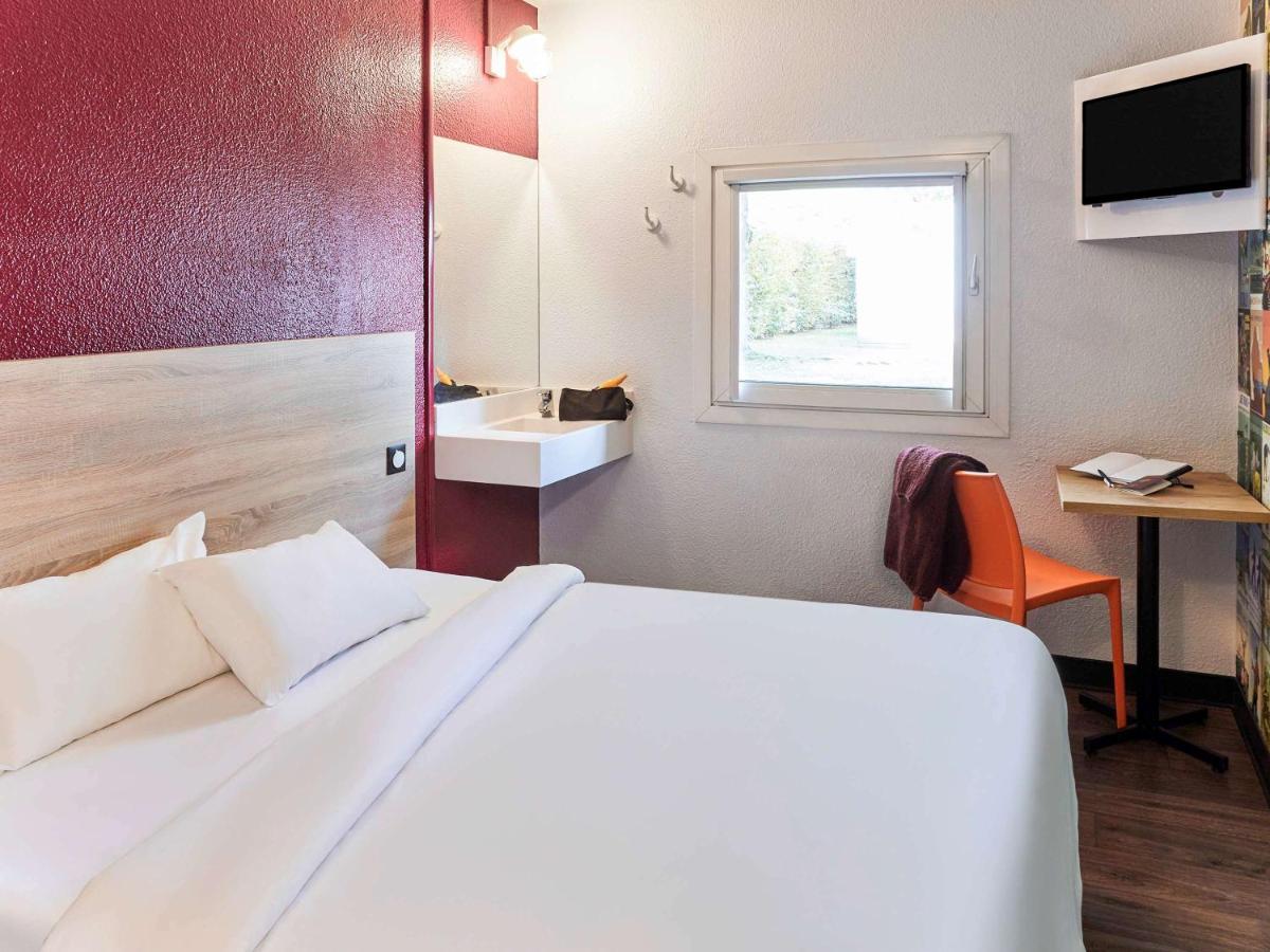 Hotelf1 Saint Malo Dış mekan fotoğraf A room at an Ibis budget hotel